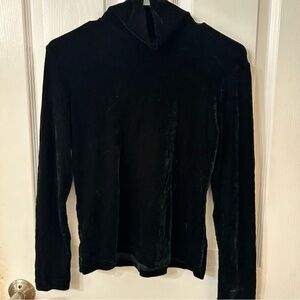 SnoSkins Velvet Turtleneck, size medium
